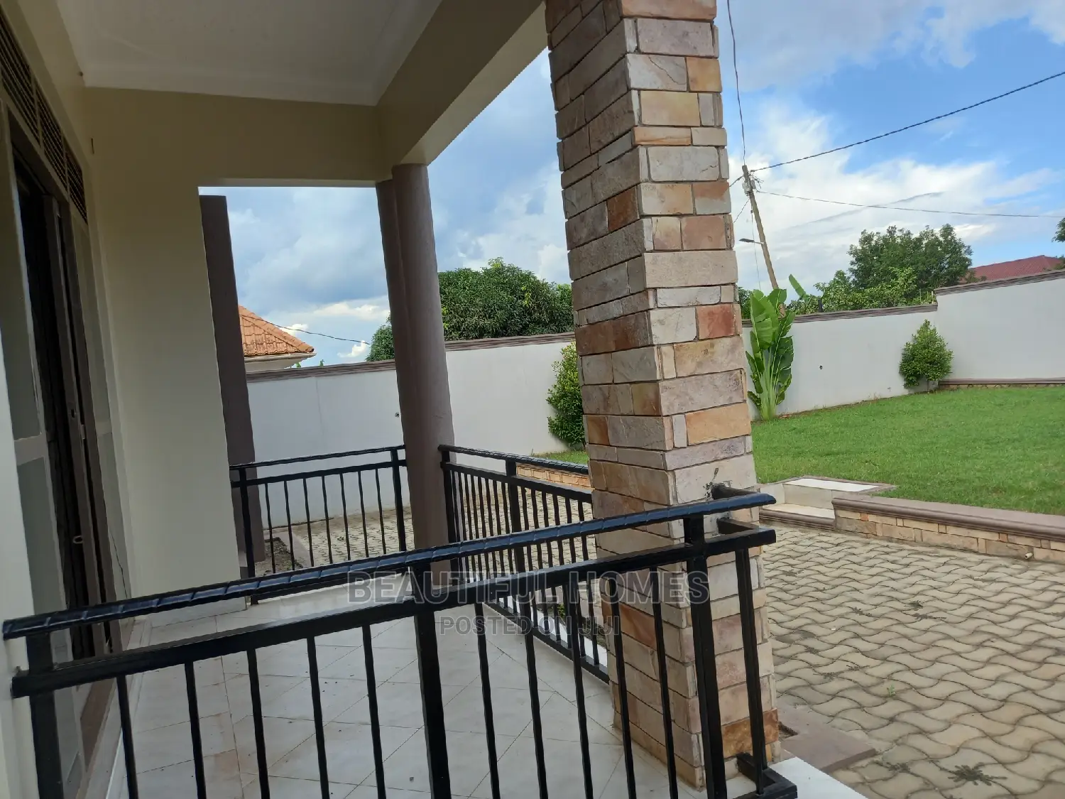Furnished 4bdrm House in Kira for Sale