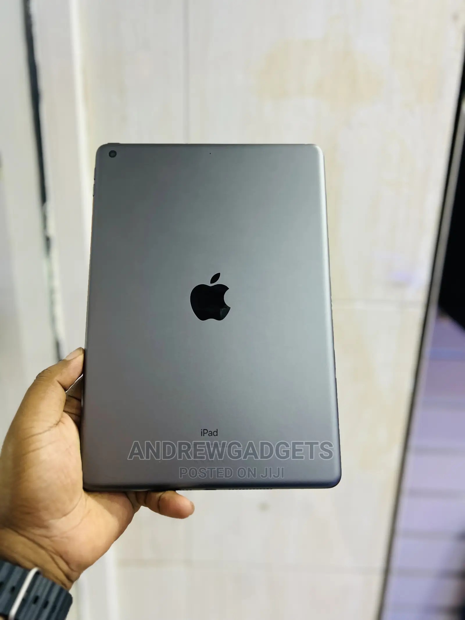 Apple iPad 9.7 128 GB Gray