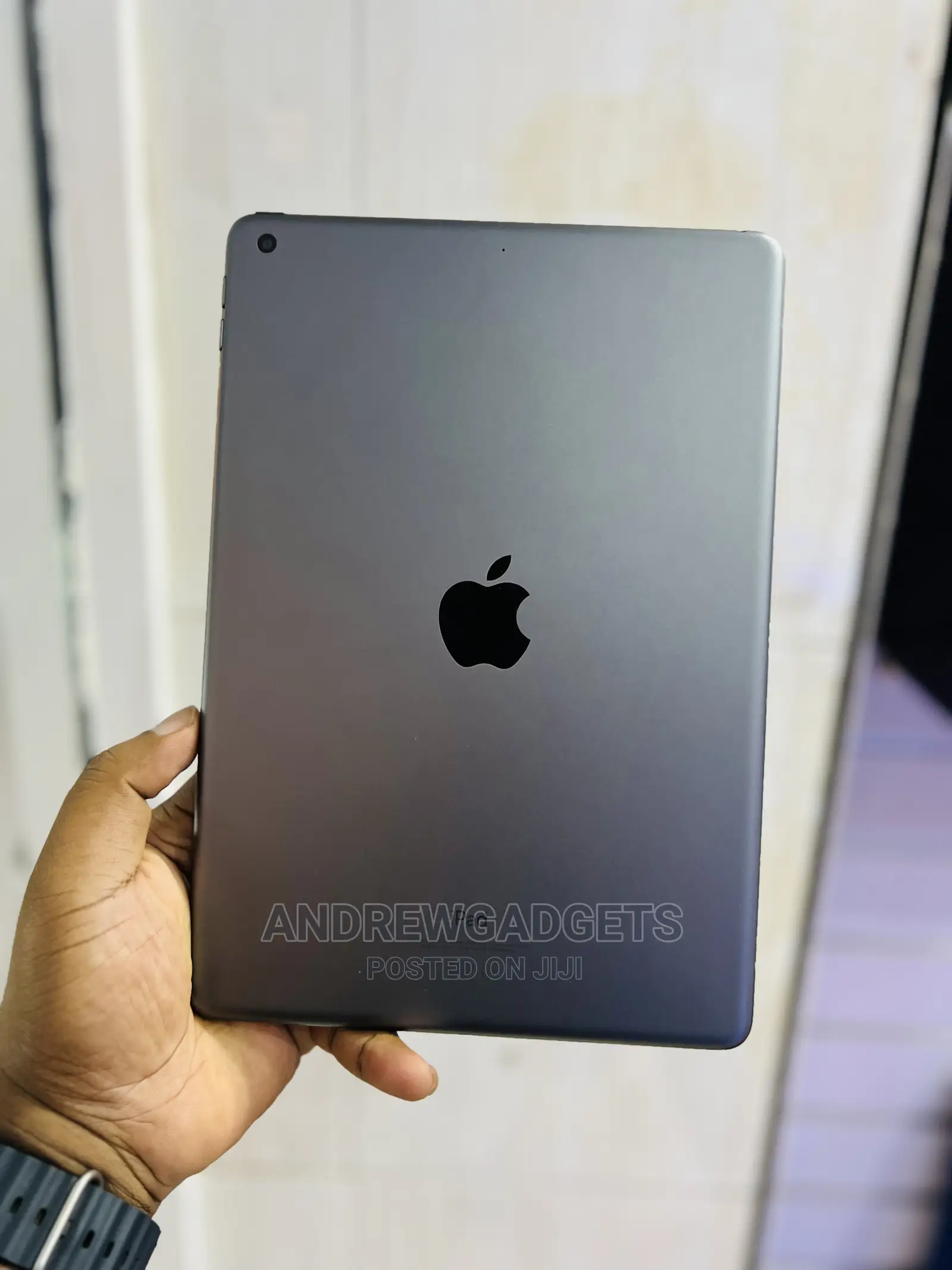 Apple iPad 9.7 128 GB Gray