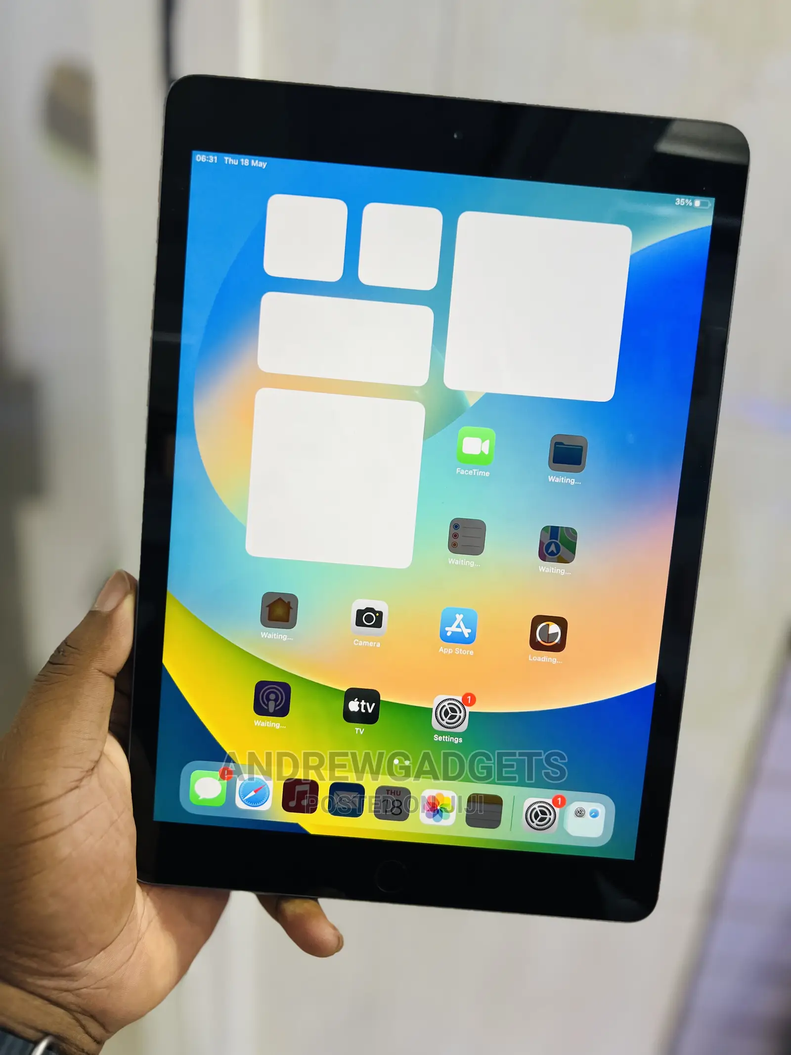Apple iPad 9.7 128 GB Gray
