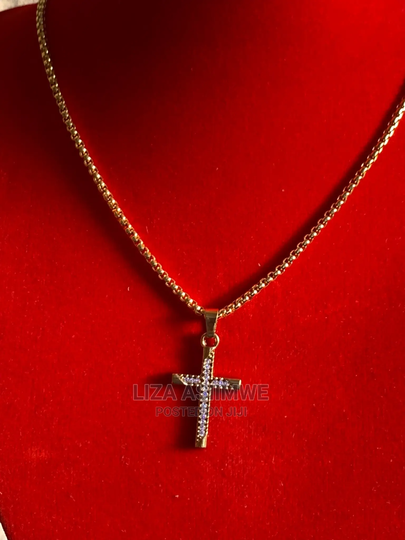 Men’S Simple Necklaces Available With a Cross Pendant