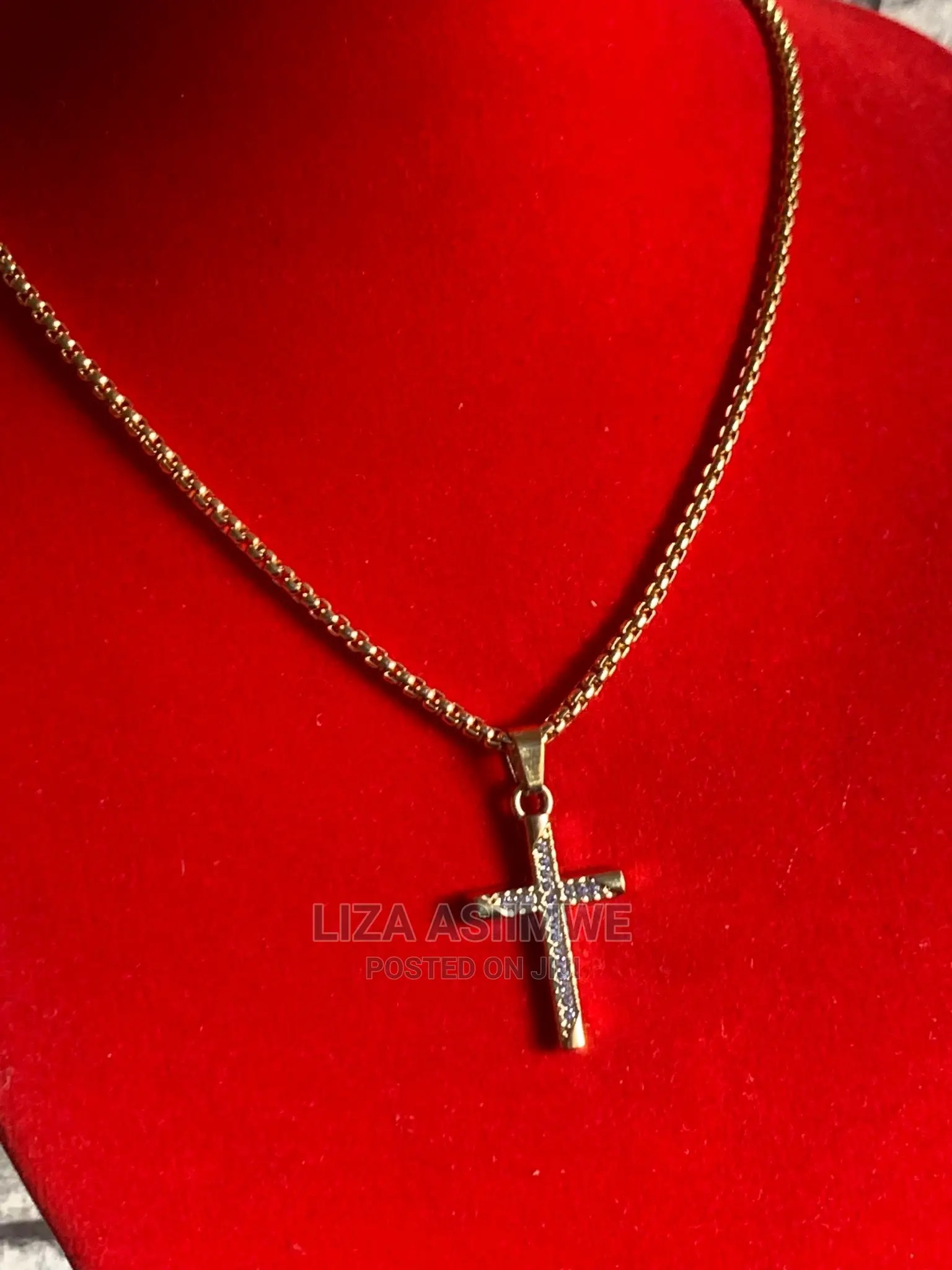 Men’S Simple Necklaces Available With a Cross Pendant
