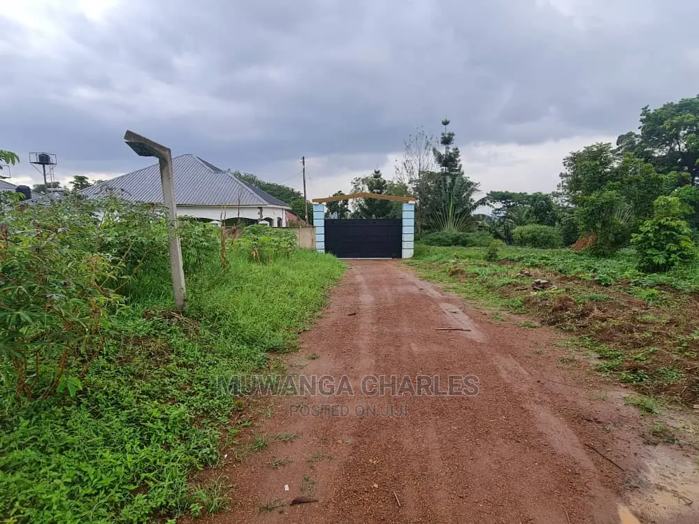25decimlas Plot for Sale at Gayaza Namaina