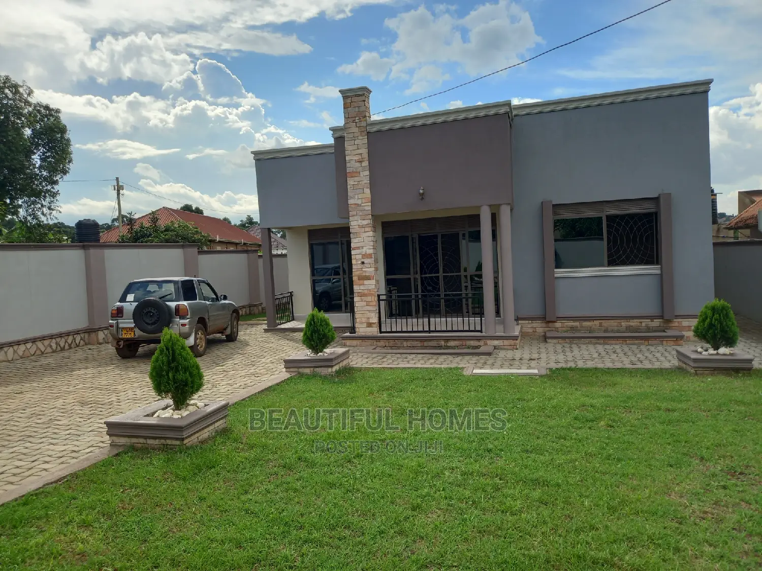 Furnished 4bdrm Bungalow in Kira for Sale