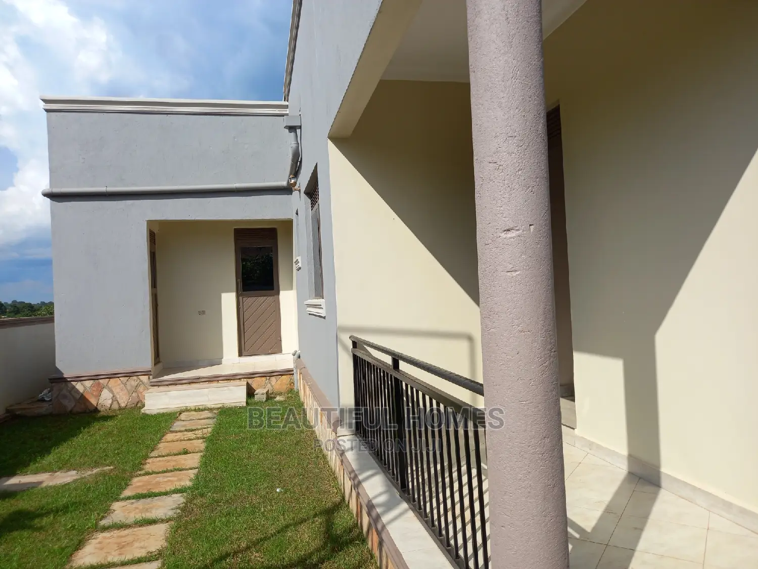 Furnished 4bdrm Bungalow in Kira for Sale