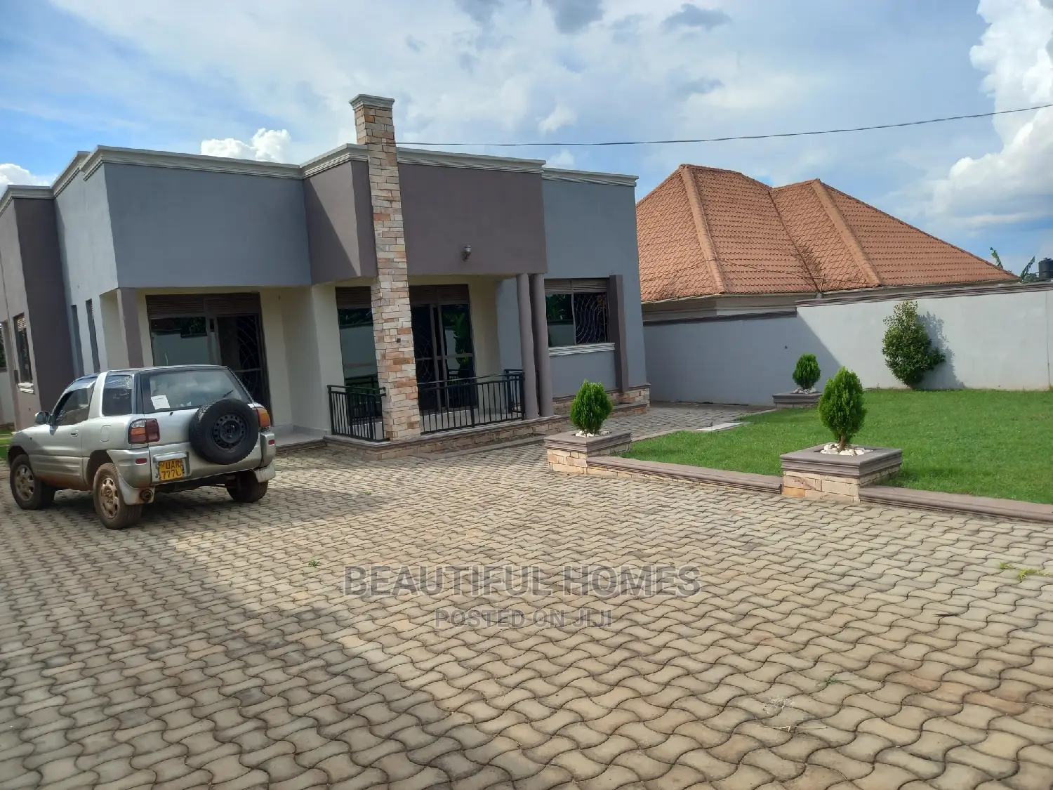 Furnished 4bdrm House in Kira for Sale