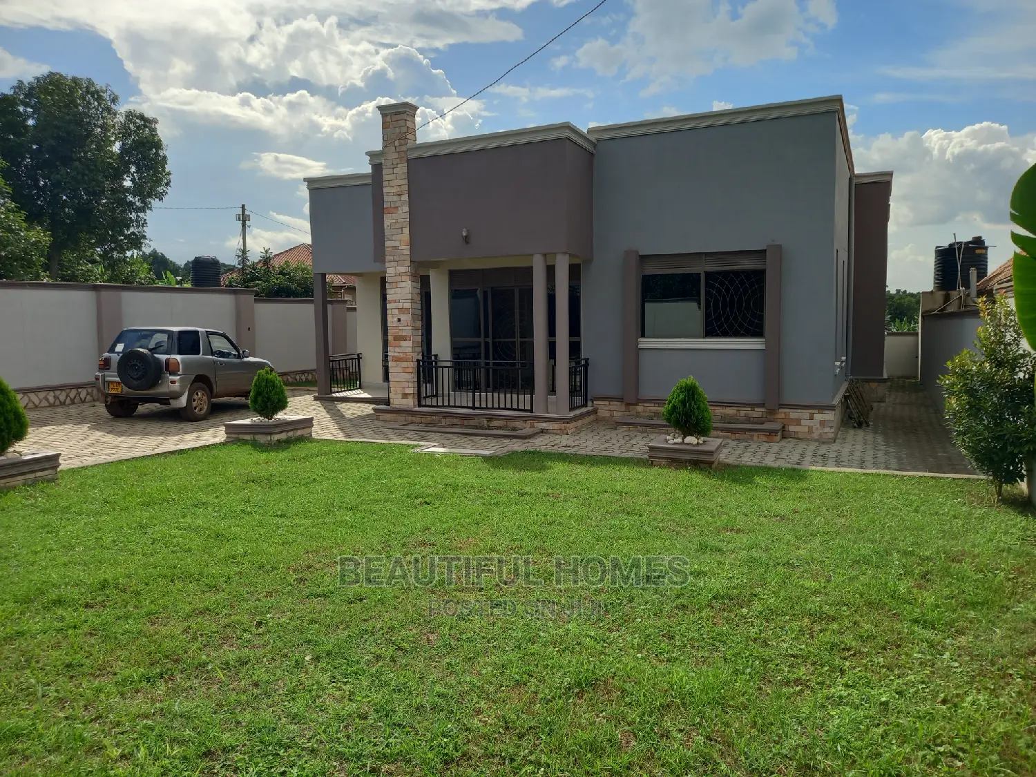 Furnished 4bdrm House in Kira for Sale