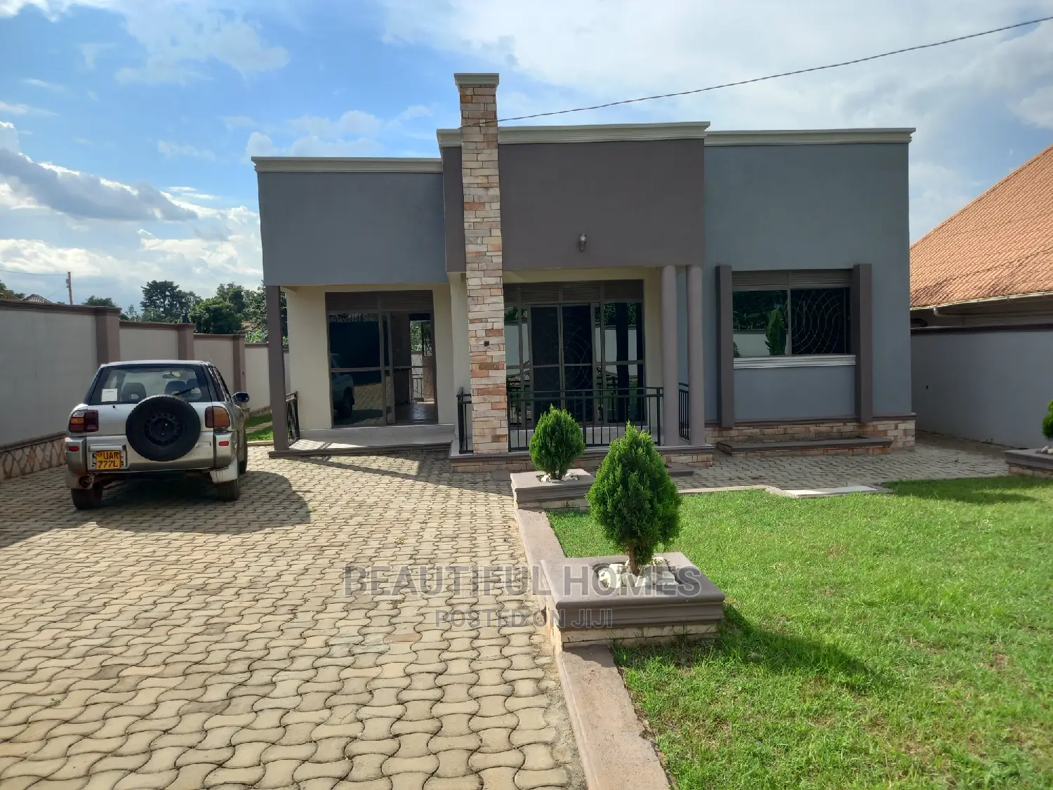 Furnished 4bdrm Bungalow in Kira for Sale