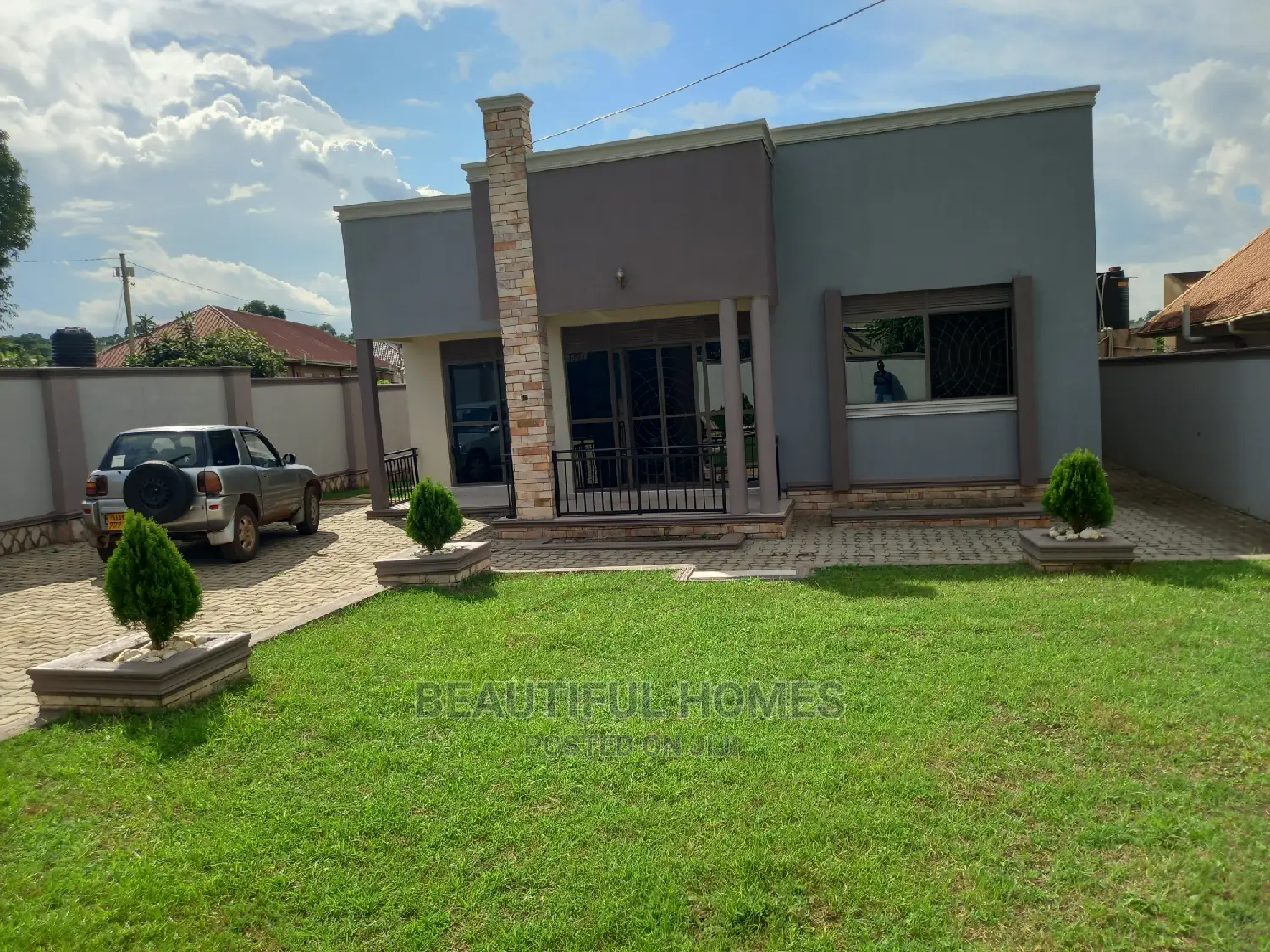 Furnished 4bdrm Bungalow in Kira for Sale