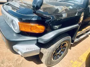 Toyota FJ Cruiser 4x4 Automatic 2012 Black