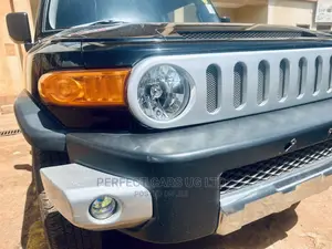Toyota FJ Cruiser 4x4 Automatic 2012 Black