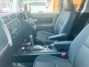 Toyota FJ Cruiser 4x4 Automatic 2012 Black