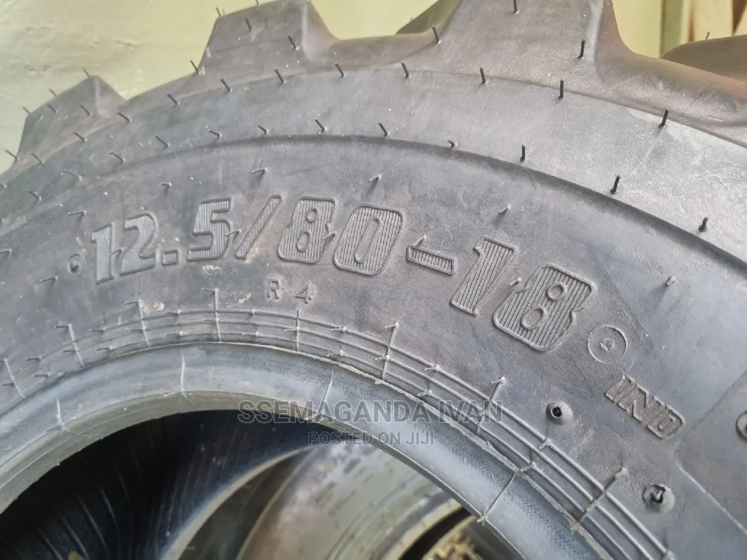 12.5/80r18 Tires