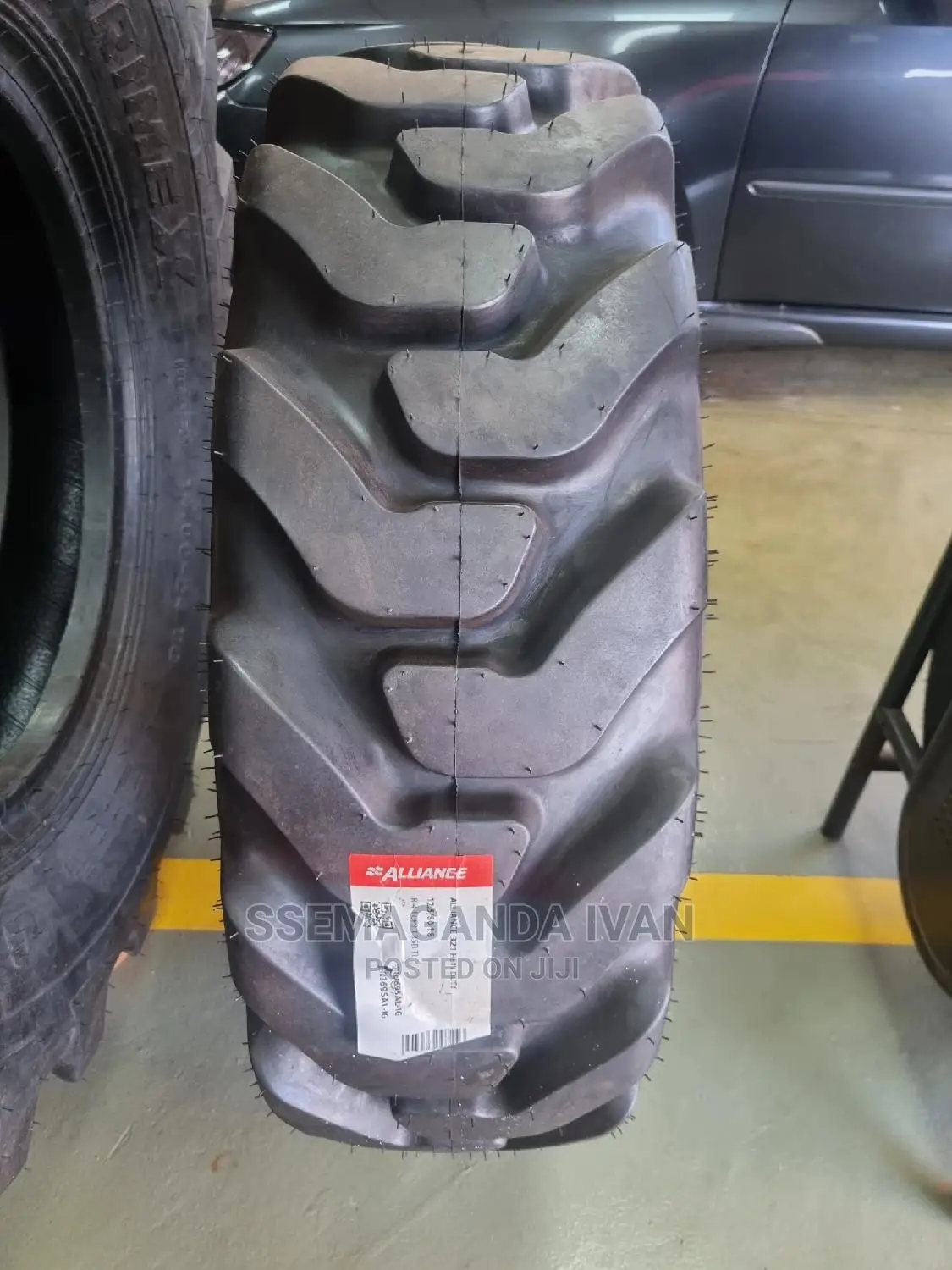 12.5/80r18 Tires