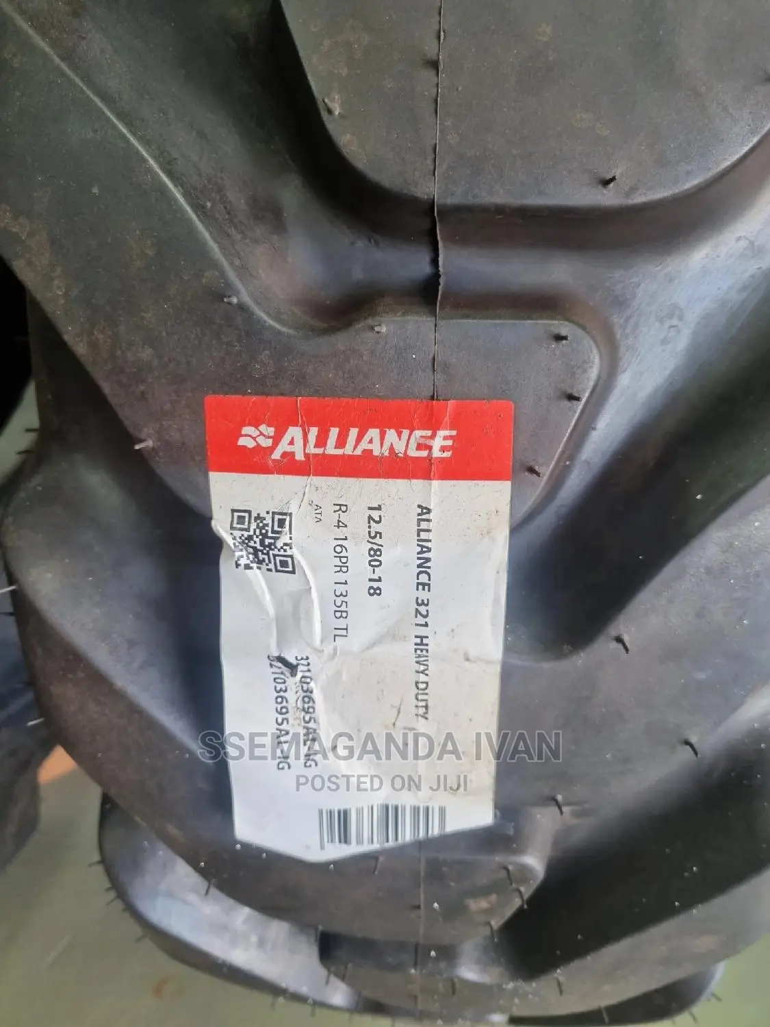 12.5/80r18 Tires