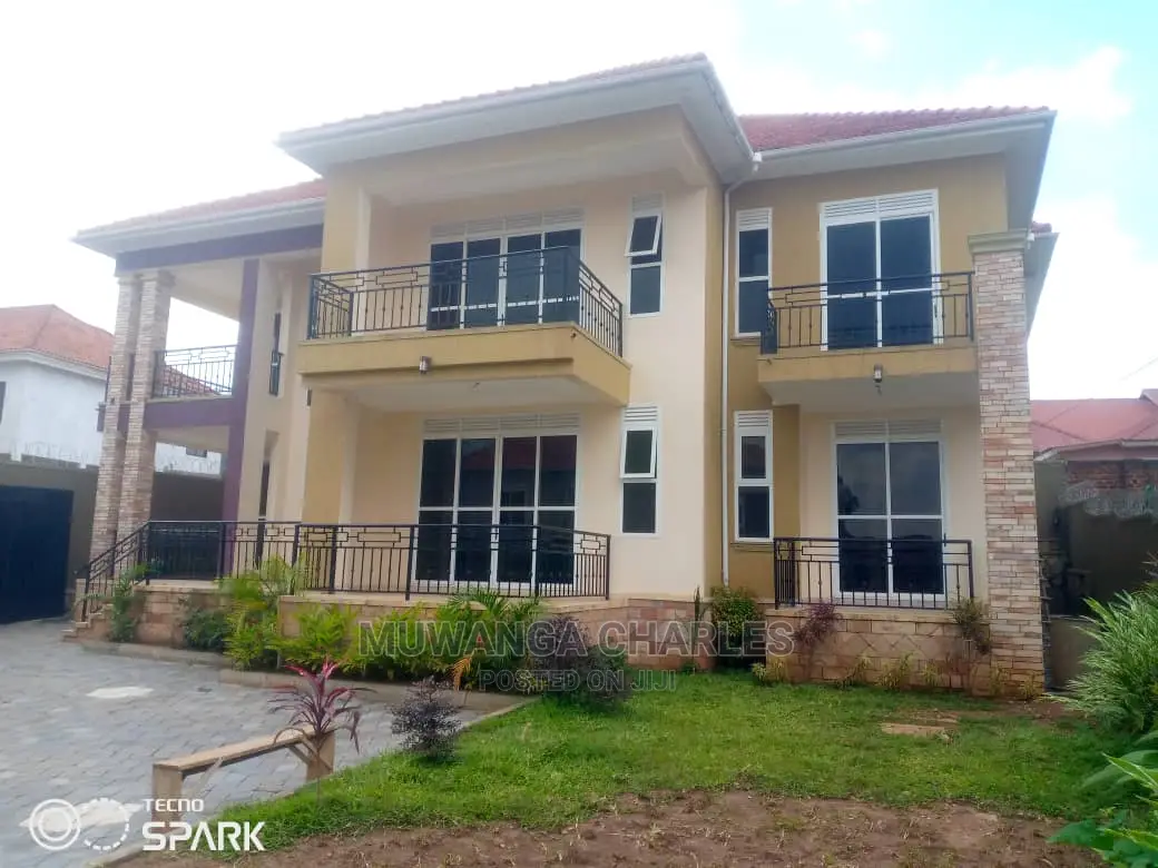 5bdrm Duplex in Fs Properties Ltd, Central Division for Sale