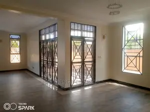 5bdrm Duplex in Fs Properties Ltd, Central Division for Sale