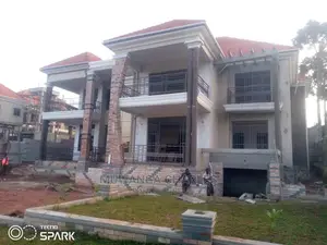 5bdrm Duplex in Fs Properties Ltd, Central Division for Sale