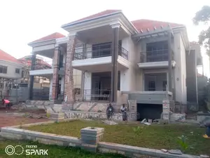 5bdrm Duplex in Fs Properties Ltd, Central Division for Sale