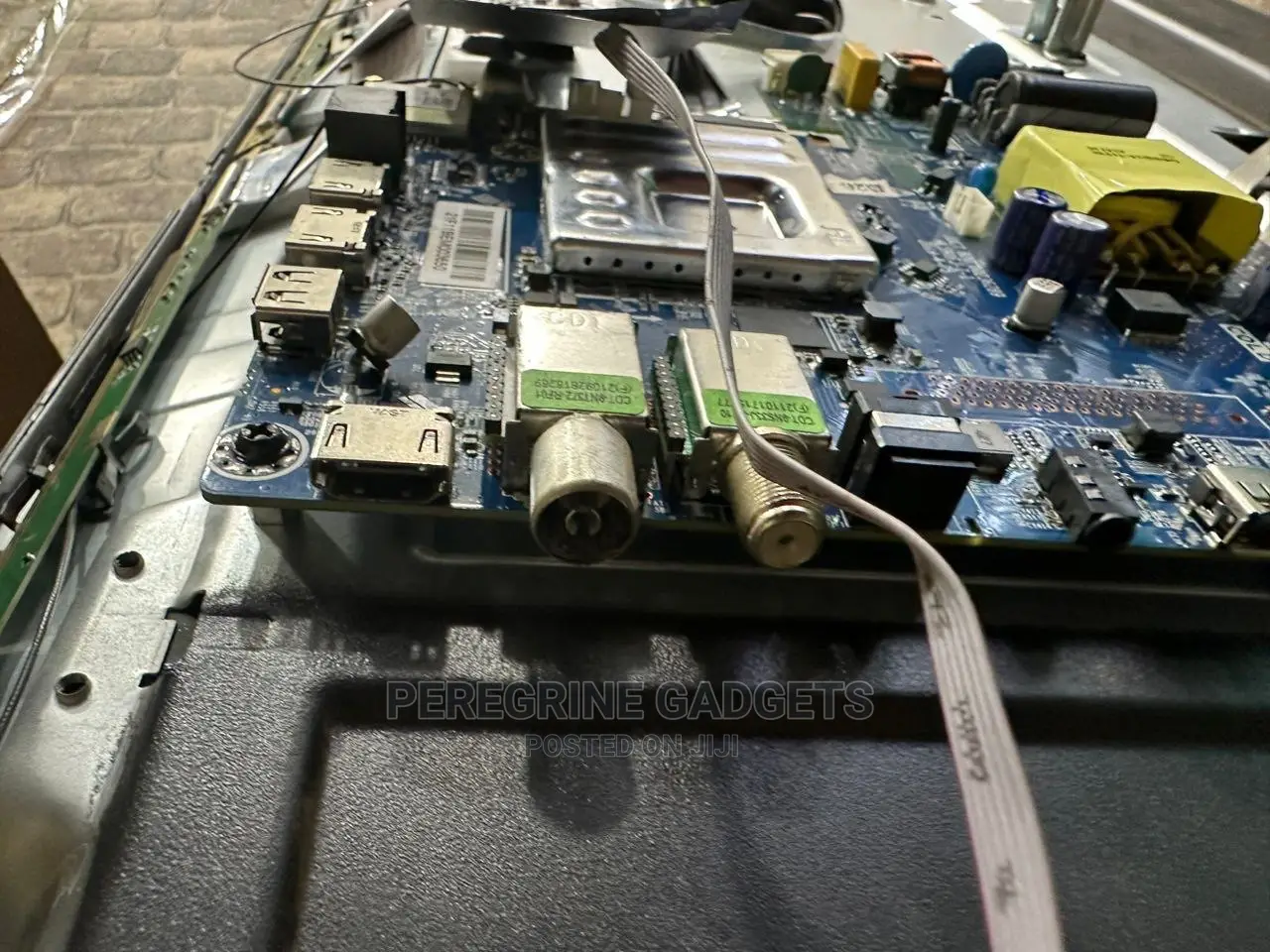 Proficient Skillful Technicians in All TV Repair