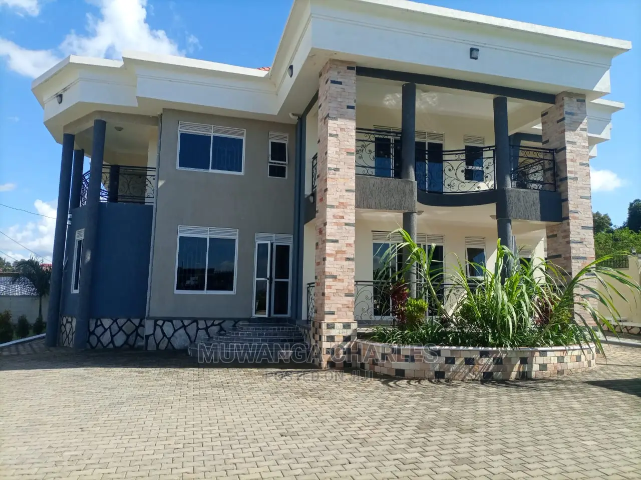 5bdrm Duplex in Fs Properties Ltd, Central Division for Sale