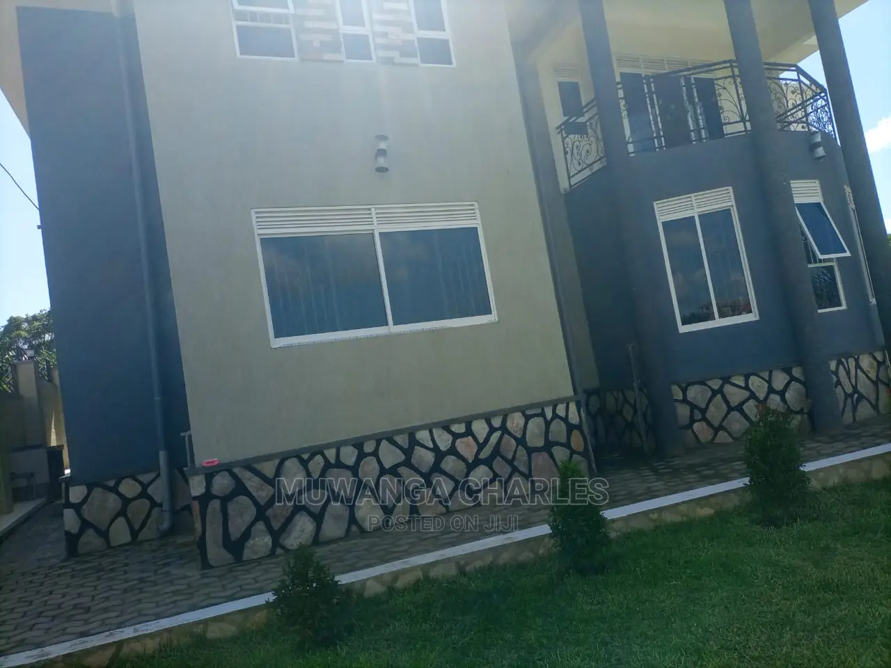 5bdrm Duplex in Fs Properties Ltd, Central Division for Sale