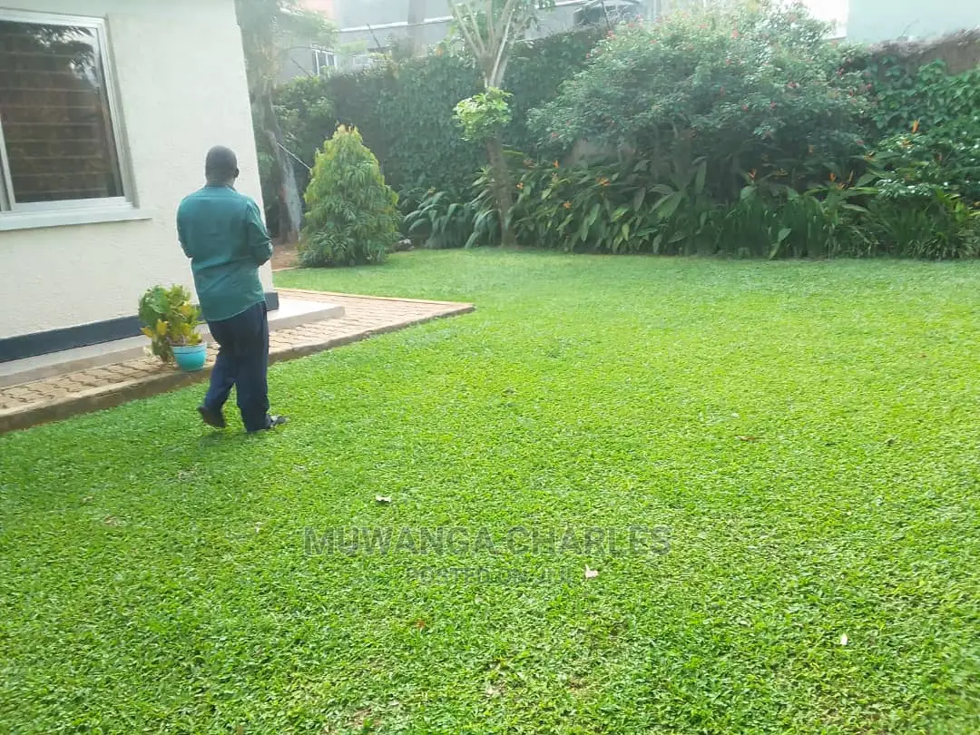 5bdrm Duplex in Fs Properties Ltd, Central Division for Sale