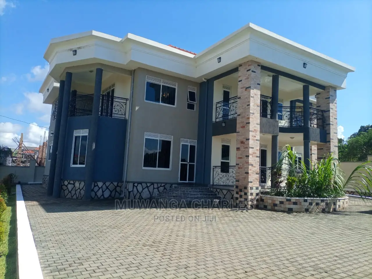 5bdrm Duplex in Fs Properties Ltd, Central Division for Sale