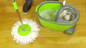 Brown Mop Spinner.