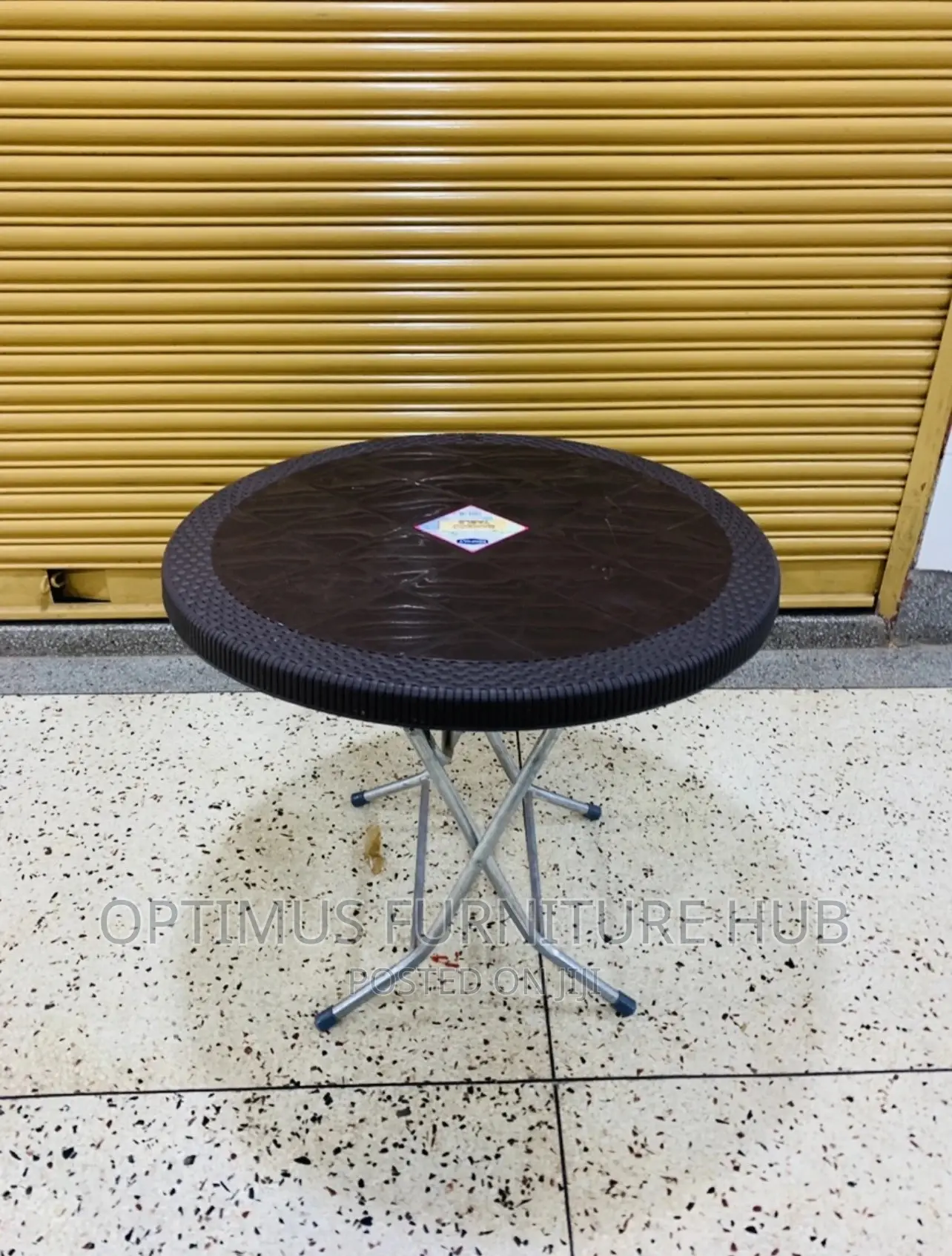 Round Table ( Brown)