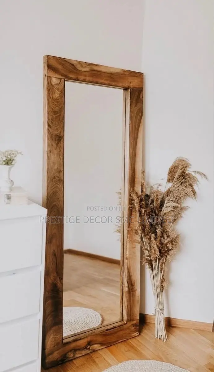 Beautiful and Fancy Salons Mirror