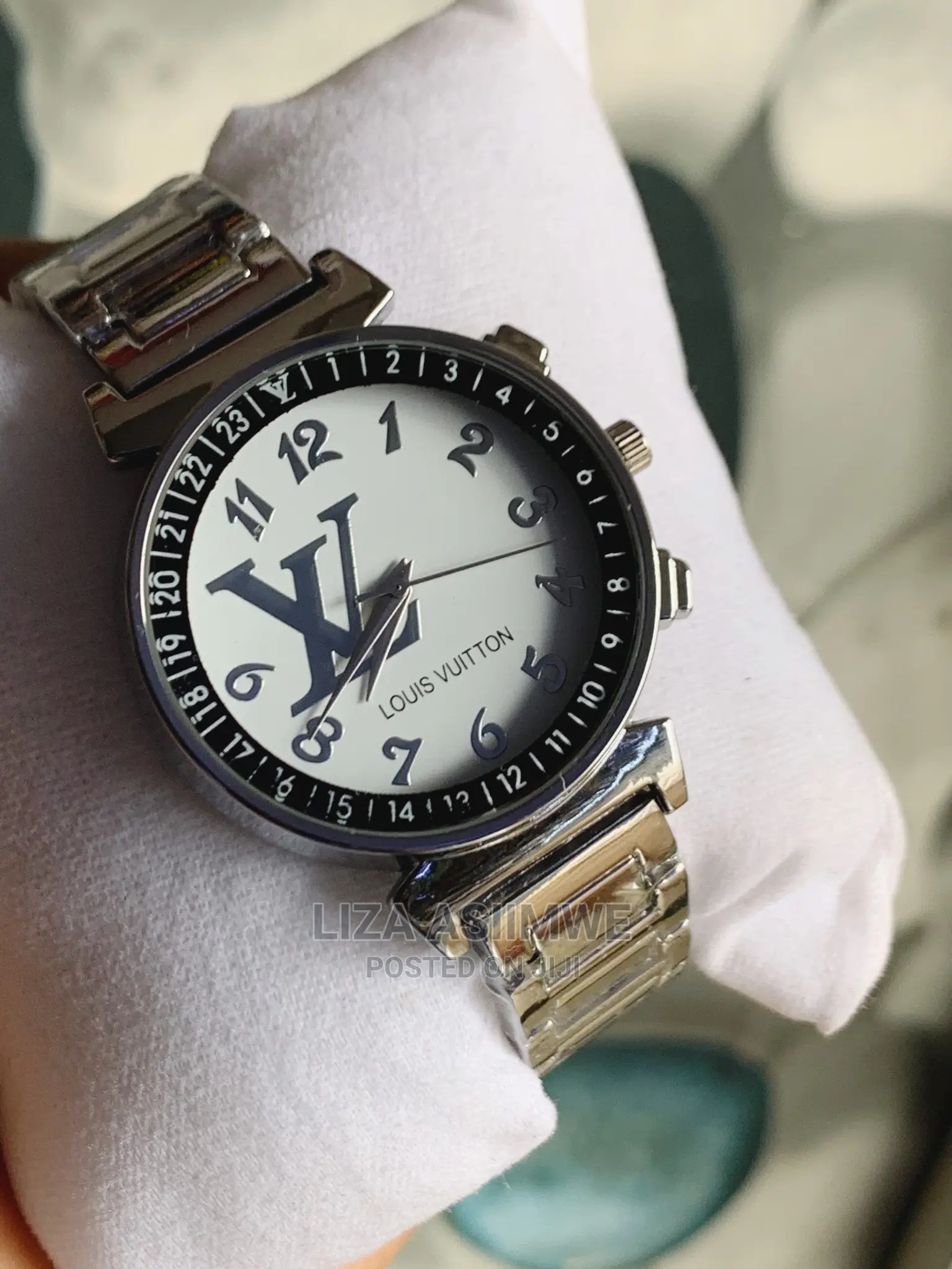 Simple Watches Available