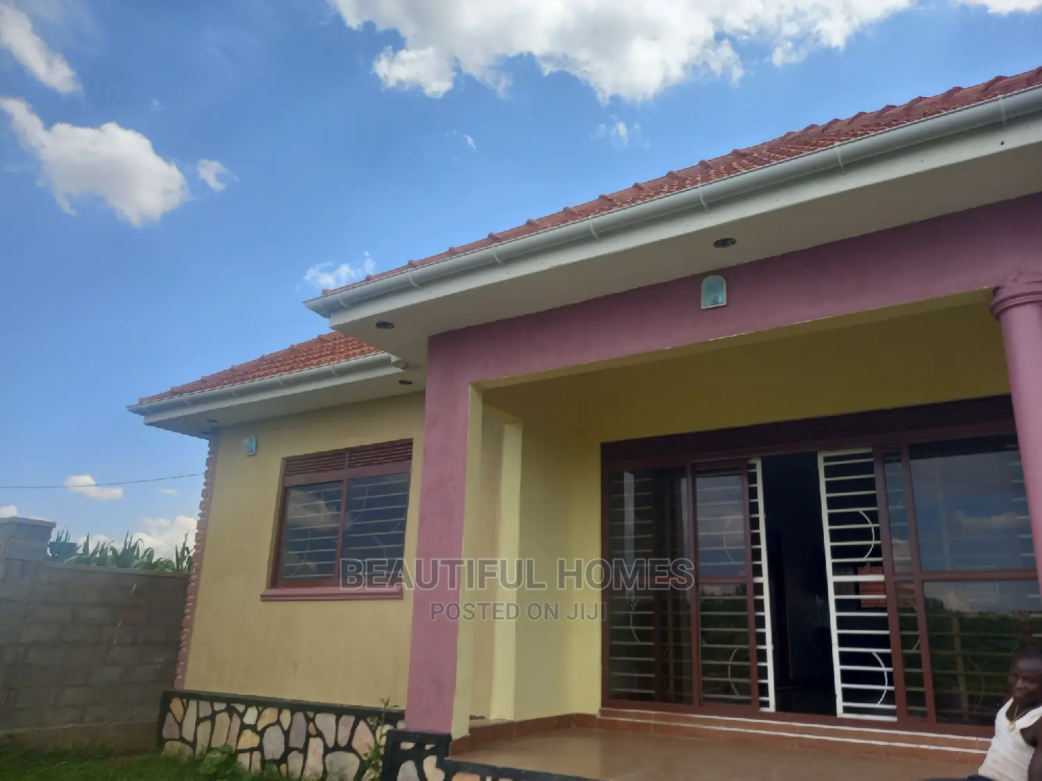 Furnished 4bdrm Bungalow in Kira for Sale