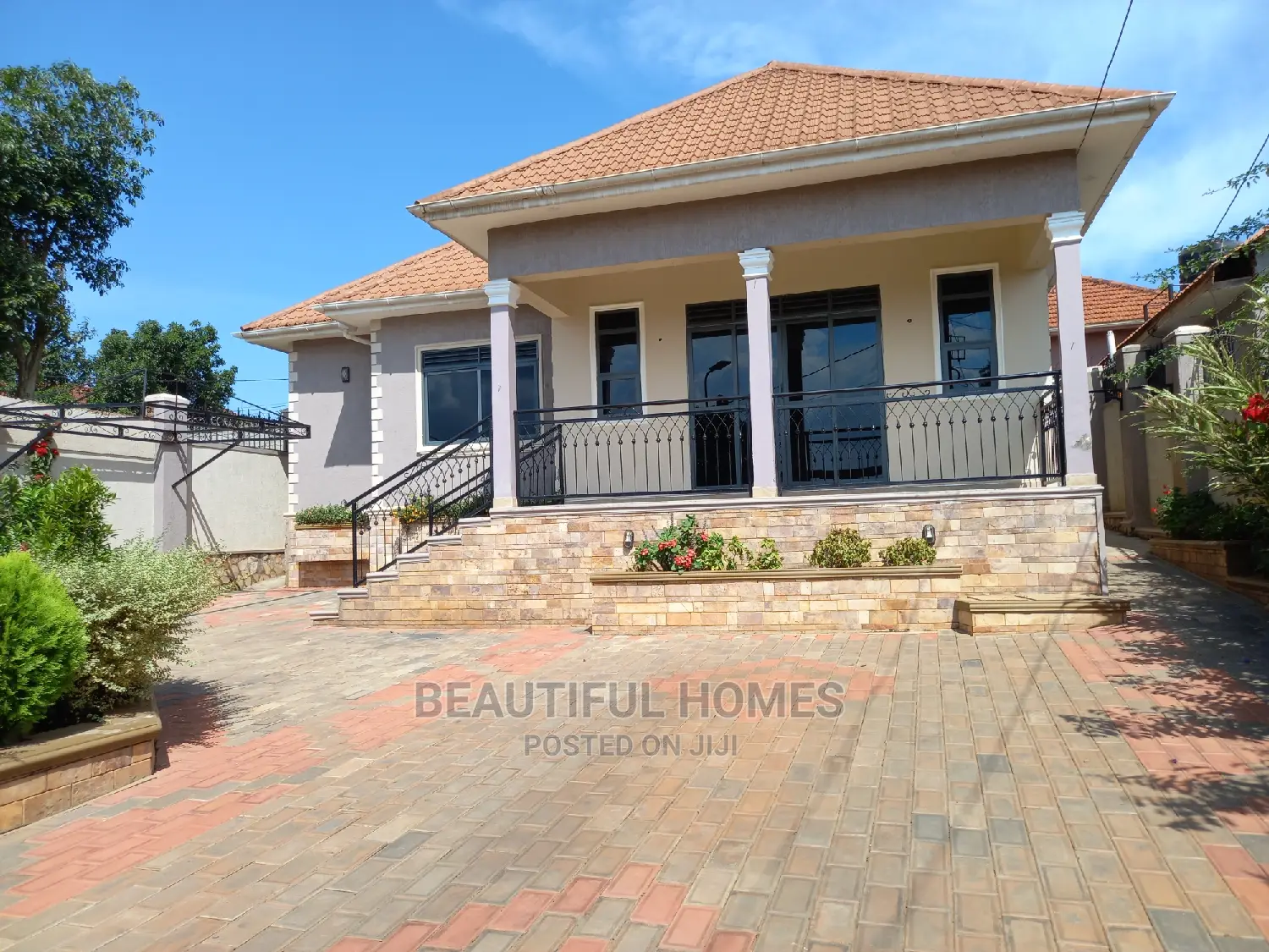 Furnished 4bdrm House in Kira for sale