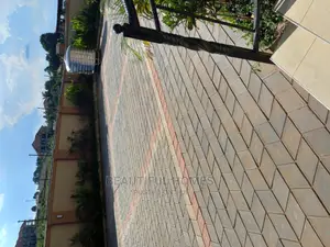 Furnished 5bdrm Duplex in Kyanja Corporate, Central Division for Sale
