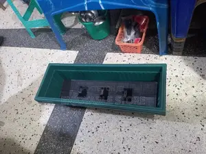 Photo - Plastic Rectangular Flower Pots