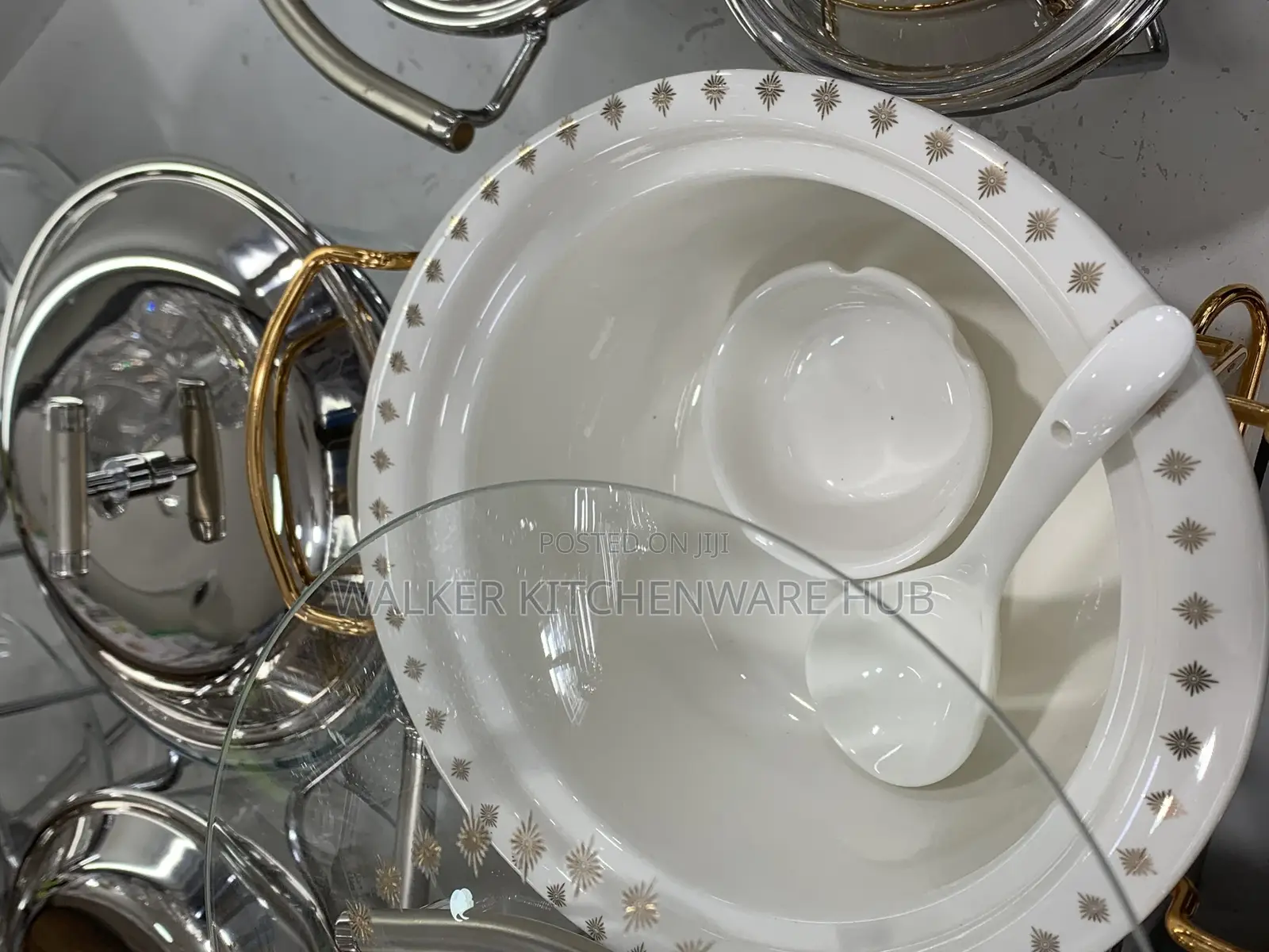 Classic Ceramic Serving Dish With Rack Spoon