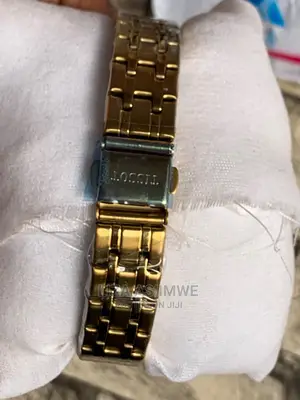 Simple and Elegant Lady’S Watches Available