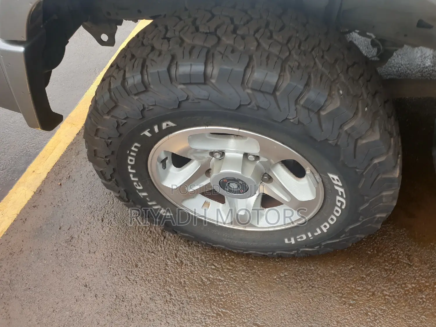 Toyota Land Cruiser 4.0 V6 DLX 2015 Yellow