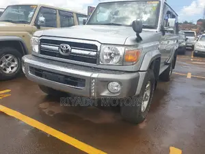 Toyota Land Cruiser 4.0 V6 DSL 2015 Gray