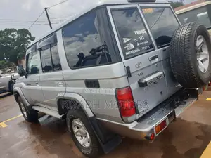 Toyota Land Cruiser 4.0 V6 DSL 2015 Gray