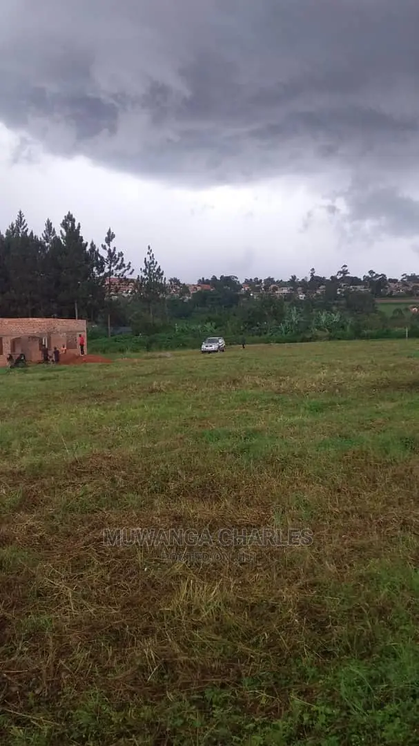 Plots in Kitende Entebbe Road for Sale