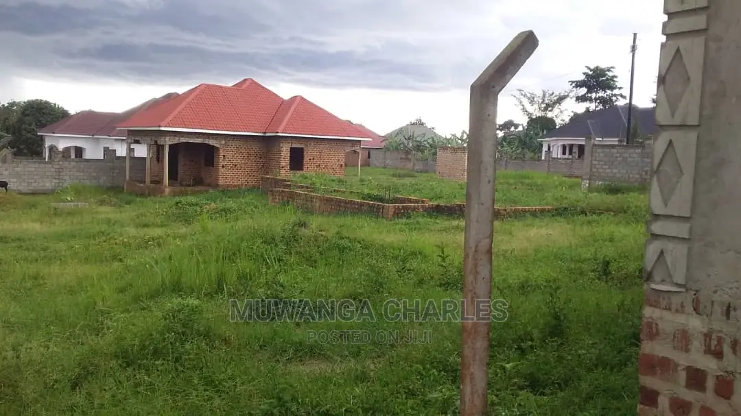 Plots in Kitende Entebbe Road for Sale