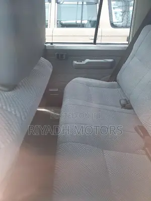 Toyota Land Cruiser 4.0 V6 DSL 2015 Gray