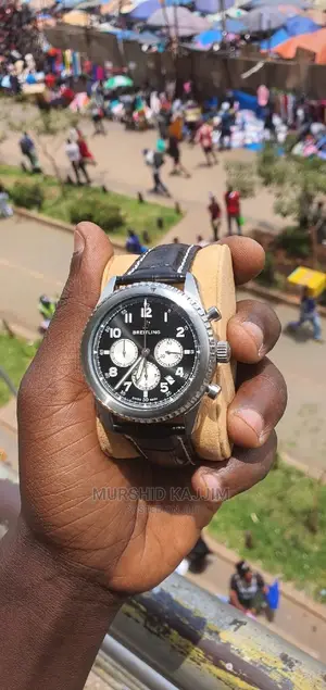 BREITLING Navitimer Certifie Chronometre Swiss Made Engine.