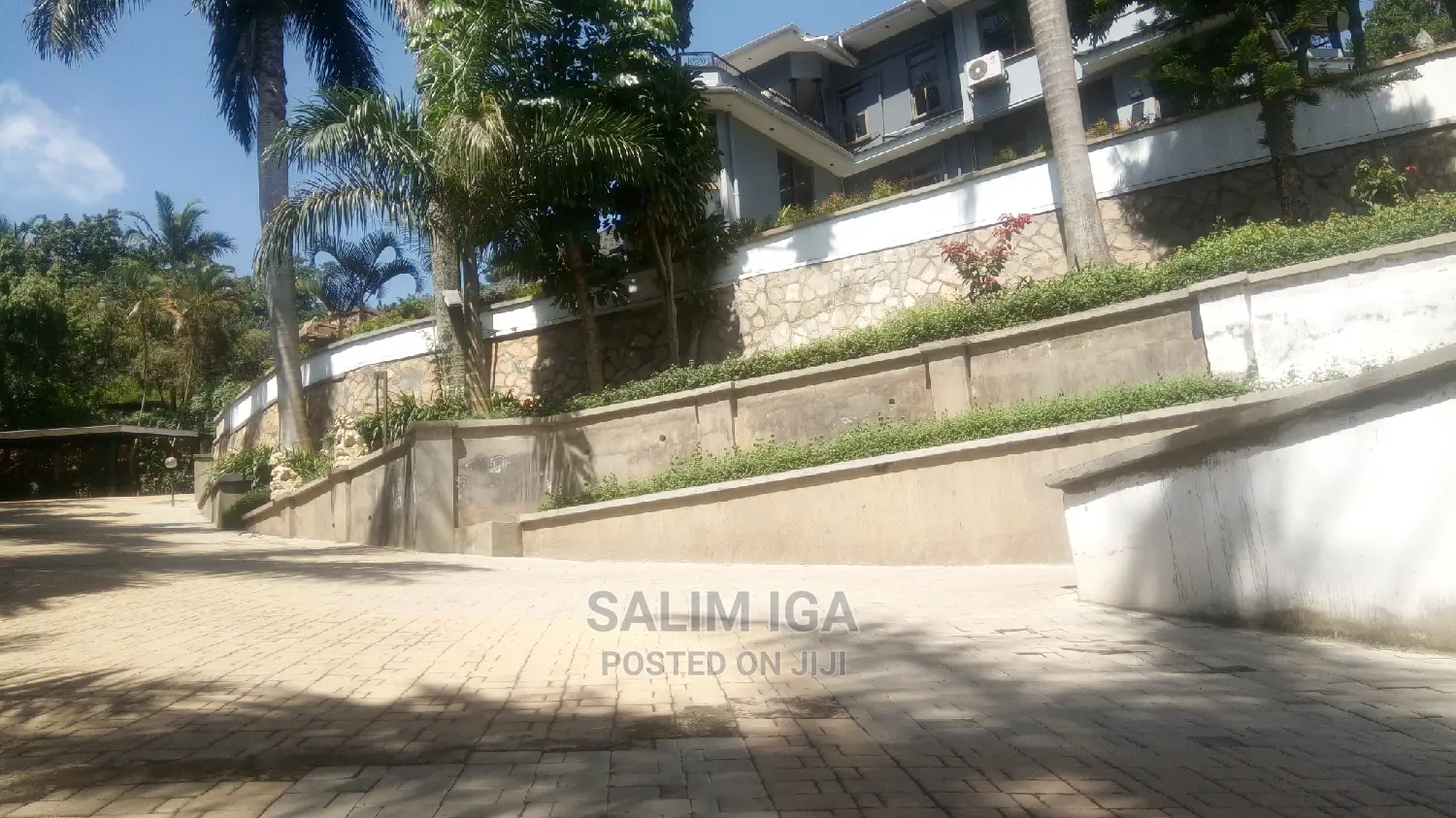 10bdrm Maisonette in Kololo Property, Central Division for Rent
