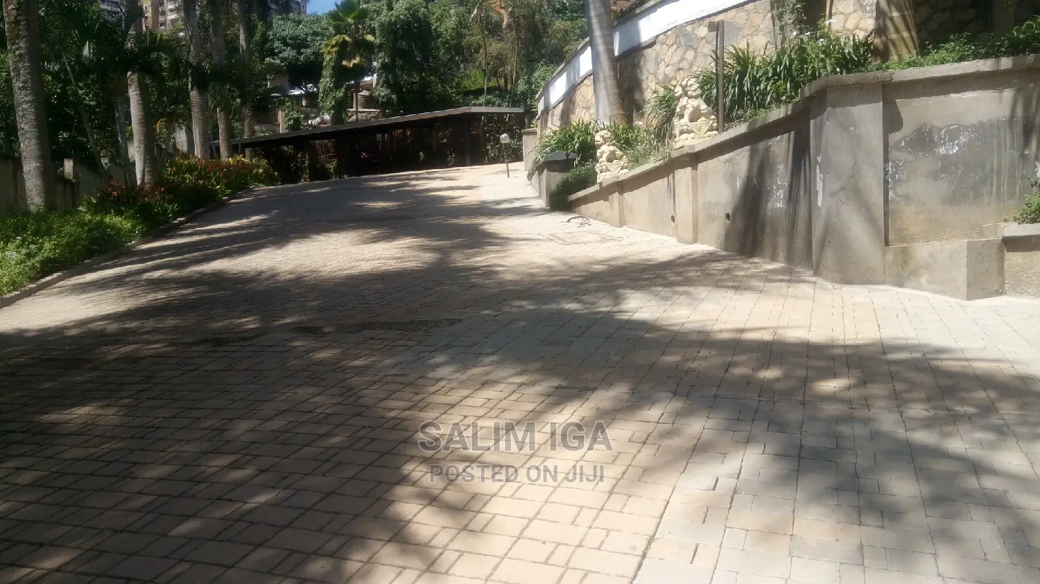 10bdrm Maisonette in Kololo Property, Central Division for Rent