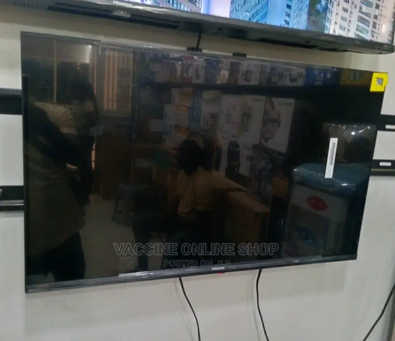 Chiq 32inch Smart Tv:1