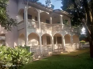 5bdrm Duplex in Fs Properties Ltd, Central Division for Sale