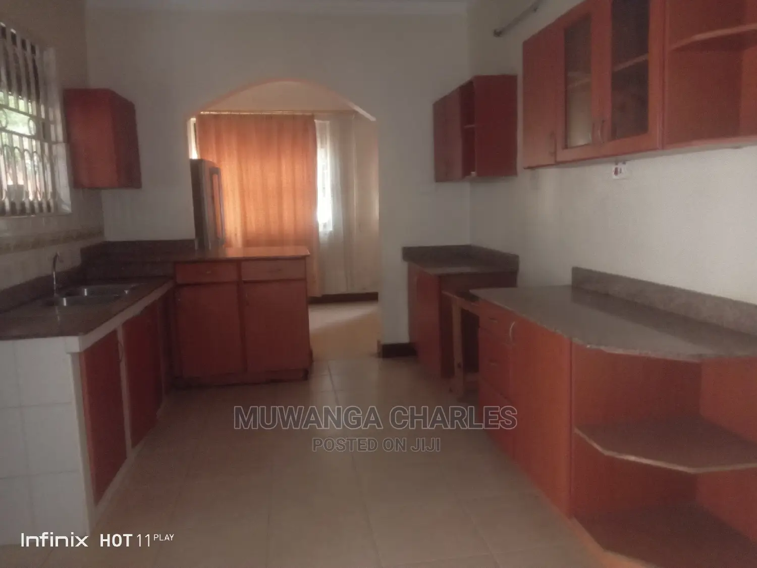 5bdrm Duplex in Fs Properties Ltd, Central Division for Sale